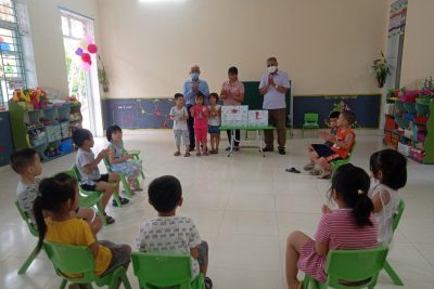 , Trường mầm non Mỹ Tiến tổ chức Tết Trung thu cho học sinh phù hợp, bảo đảm các quy định phòng, chống dịch.